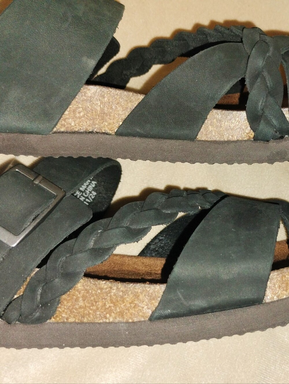 NWOT! White Mountain Footbeds New Hazy Black Leather Slide Sandal. Size 8 - Picture 6 of 7
